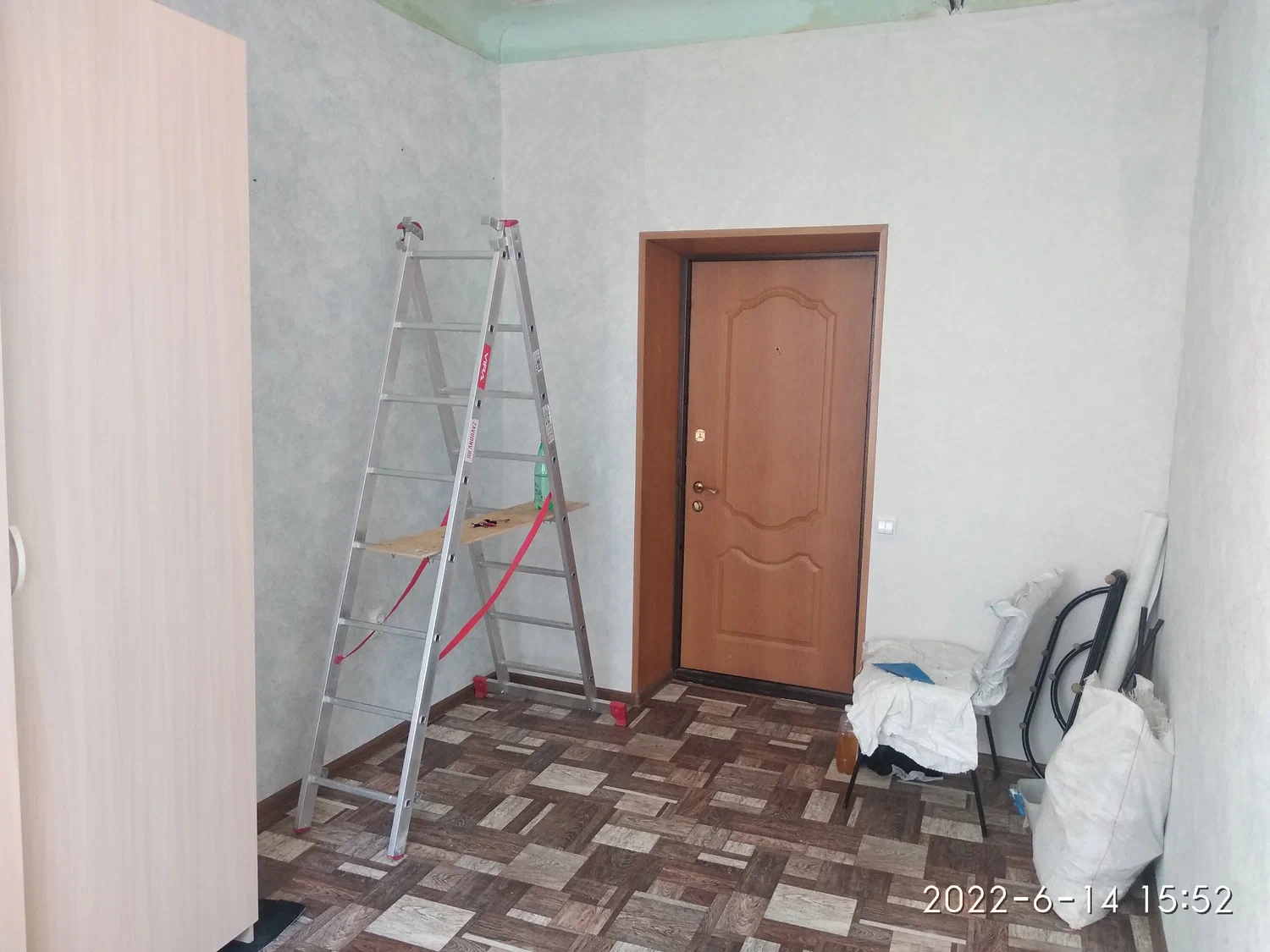 Бюджетный ремонт комнаты.